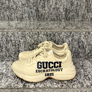 Gucci sneakers beige