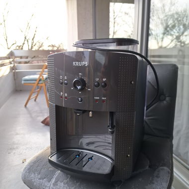 KRUPS EA 8108 machine à café