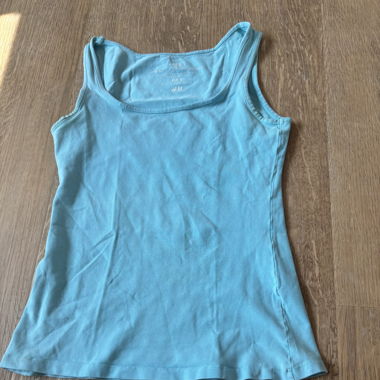 Hellblaues Tanktop