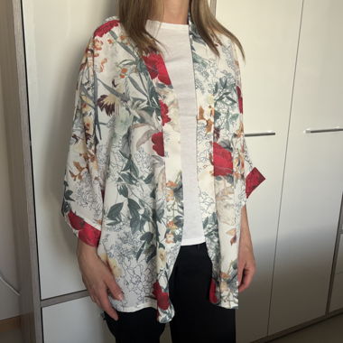 Blumiges Kimono-Top / Bluse