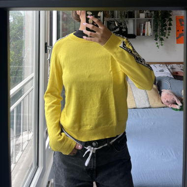 Pull en cachemire jaune 