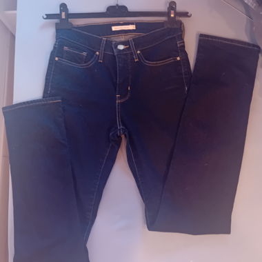 Levis jeans