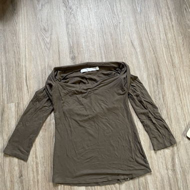 Braunes Langarmshirt