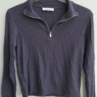 Soft Ribbed zip sweater