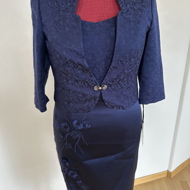 Costume élégant avec veste