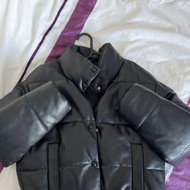 Veste en simili cuir noire