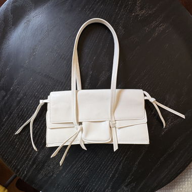 Weisse Handtasche