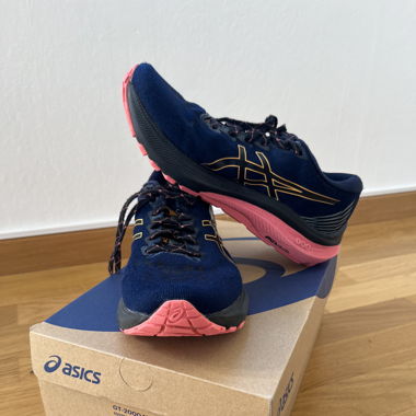 Running shoes: Asics GT-2000 11 TR