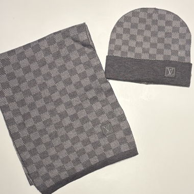 Ensemble bonnet et echarpe LV