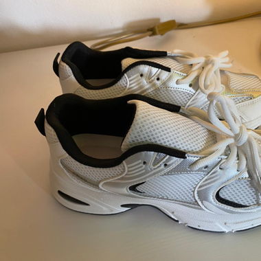 Sneakers NEU