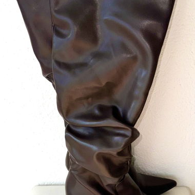 Stivaletti marrone scuro con tacco