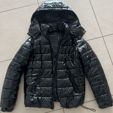 Winterjacke Guess schwarz
