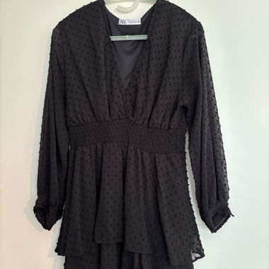 Vestito a maniche lunghe di Zara con bei dettagli