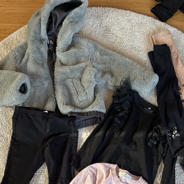 Verschiedene Mädchen Kleider Gr. 7 J. Zara, H&M
