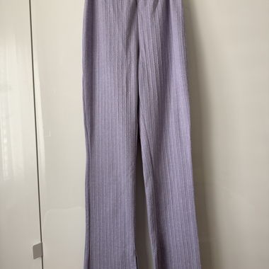 Lila gerippte Hose