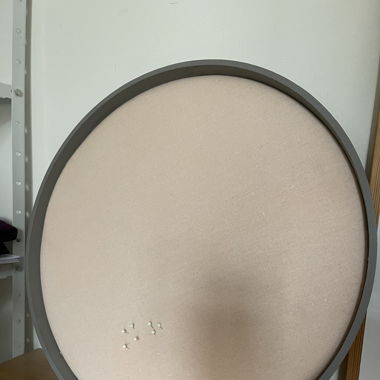 Tableau mousse avec épingles