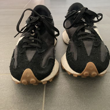 New Balance 327