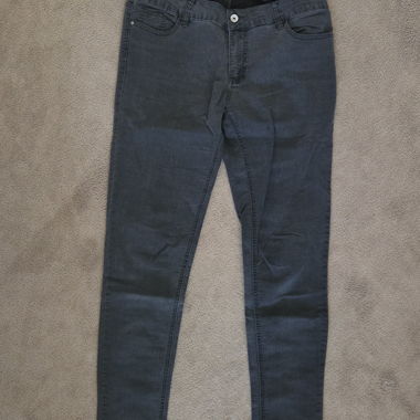 Pantaloni skinny scuri