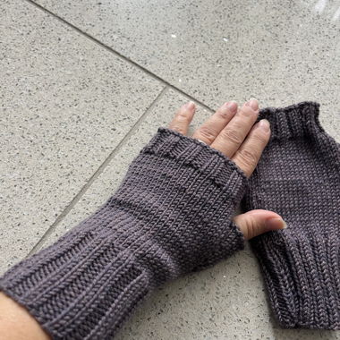 Gants pour dames faits main neufs