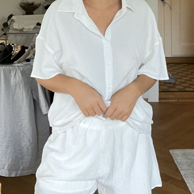 Set camicia e pantaloncini bianchi