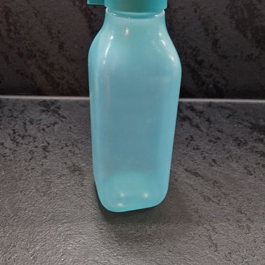 Bouteille Tupperware bleue 500 ml