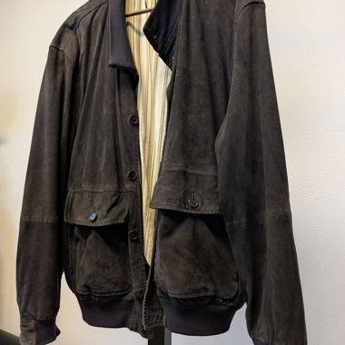 Dunkle Vintage Wildlederjacke