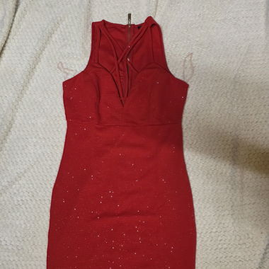 Robe décolleté a paillettes 
