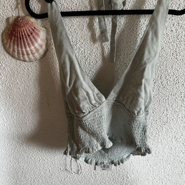 Top Bershka con nastri da annodare
