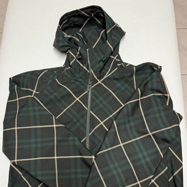 BURBERRY RAINJACKET