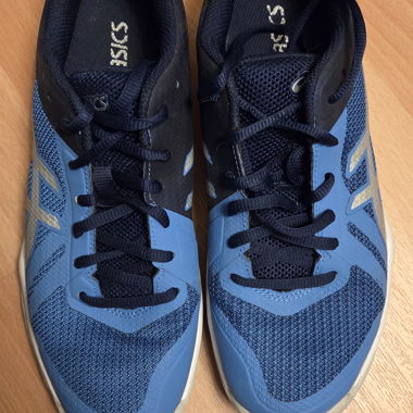 Chaussures de sport Asics – Gel-Tactic, comme neuves