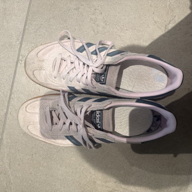 Adidas Spezial sneakers