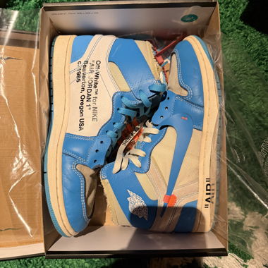 Off-White x Nike Air Jordan 1 University Blue