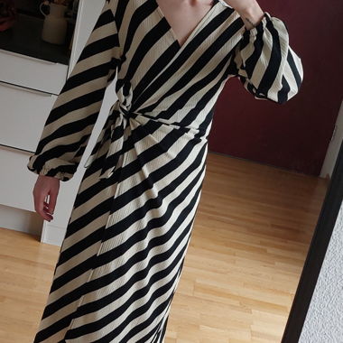 Robe portefeuille rayée crème-noir, taille M