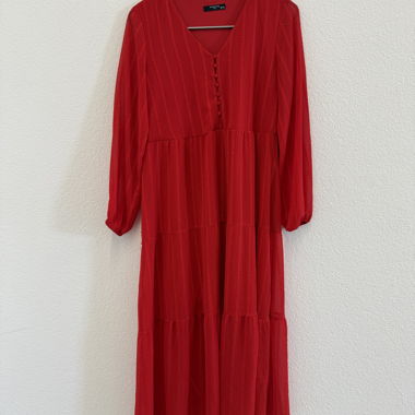 Abito midi rosso a maniche lunghe