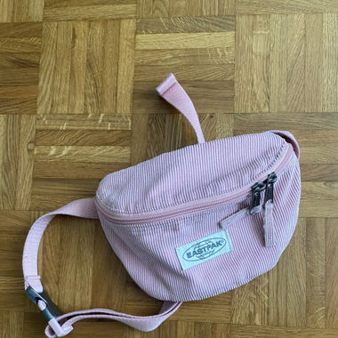 Sac bandoulière velours côtelé rose pastel 