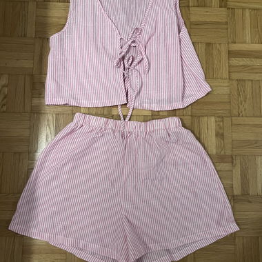 Set due pezzi a righe rosa