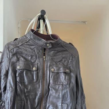 Très belle veste en cuir à vendre 