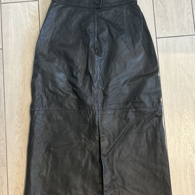 Black vintage long skirt in genuine leather