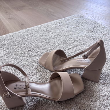 Talons beiges 