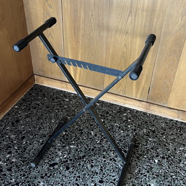 Supporto per chitarra in metallo pieghevole