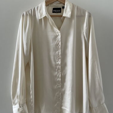 Satin Bluse von Pieces