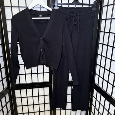 Ensemble en maille noire (cardigan & pantalon)