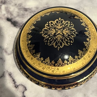 Bonbonnière en porcelaine de Limoges
