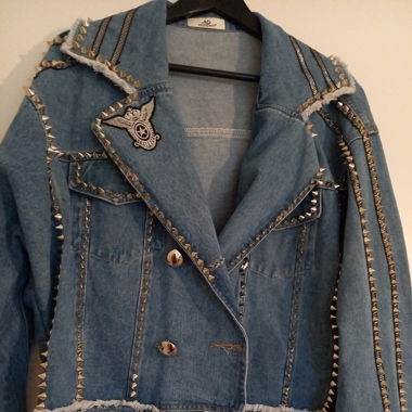 Jeansjacke nieten