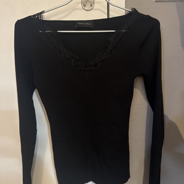 Top stile Stoccolma con pizzo