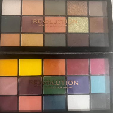 2 Palettes de fards à paupières Makeup Revolution 