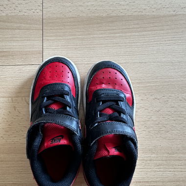 Nike Sneaker Kinder – Grösse 26