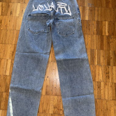 Jeans avec imprimé au dos