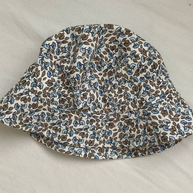 cappello a secchiello floreale