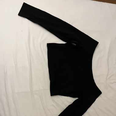 Schwarzes Crop Top